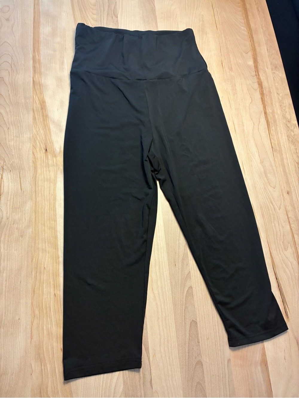 SHEIN Black Stretch Capri Leggings